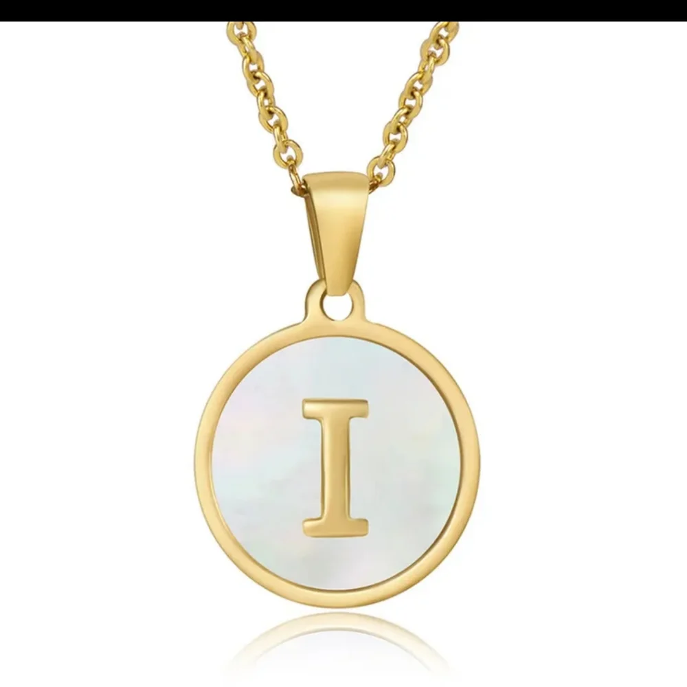 New gold plated stainless steel shell initial necklace - Picture 13 of 16